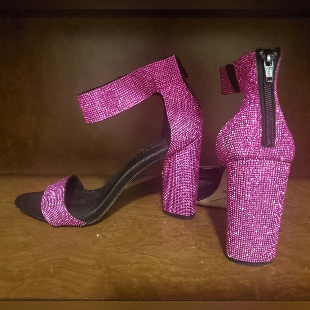 Gianni Bini | Hot Pink Dazzling Sparkly ๐ 4 Inch Block Heels - Size: 9 - Picture 9 of 11